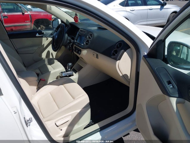 44812371 :رقم المزاد ، WVGAV7AX0CW601044 vin ، 2012 Volkswagen Tiguan Se مزاد بيع