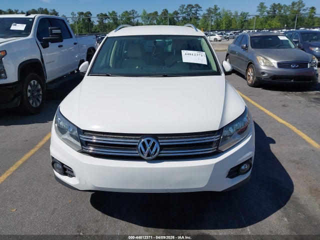 44812371 :رقم المزاد ، WVGAV7AX0CW601044 vin ، 2012 Volkswagen Tiguan Se مزاد بيع
