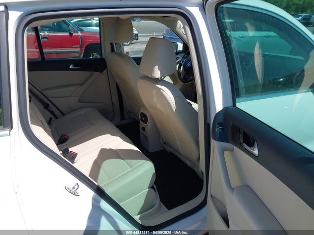 44812371 :رقم المزاد ، WVGAV7AX0CW601044 vin ، 2012 Volkswagen Tiguan Se مزاد بيع