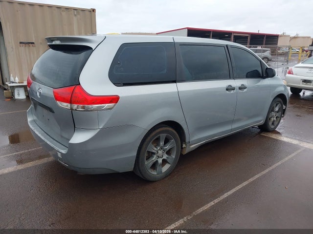 2014 TOYOTA SIENNA 5TDZK3DC5ES515345 Photo 3