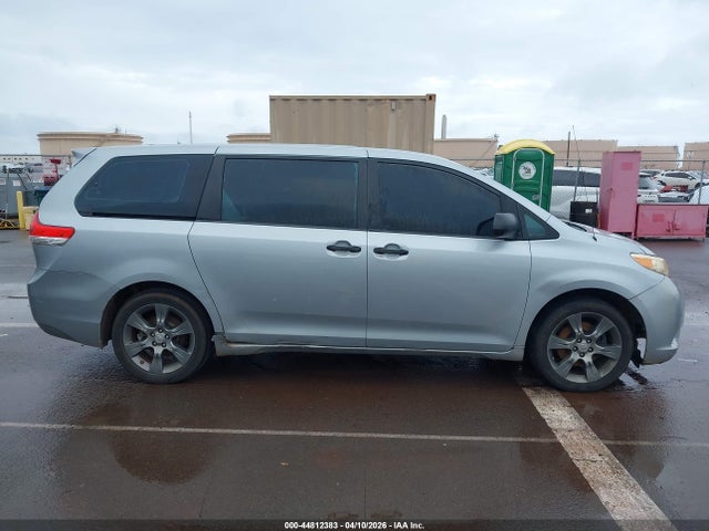 2014 TOYOTA SIENNA 5TDZK3DC5ES515345 Photo 5