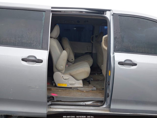 2014 TOYOTA SIENNA 5TDZK3DC5ES515345 Photo 7