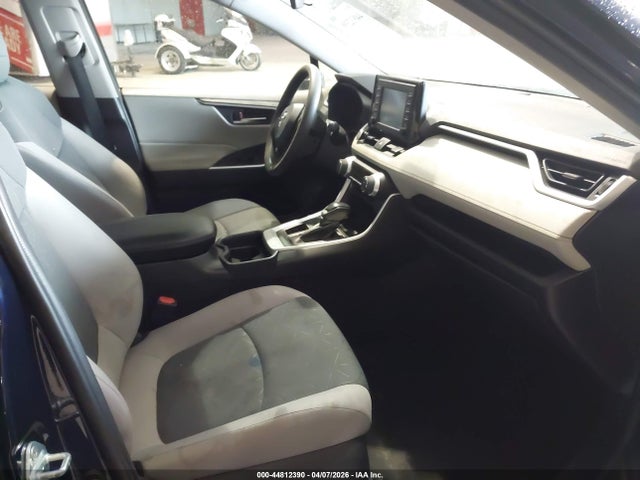 44812390 :رقم المزاد ، 2T3W1RFV0KC023535 vin ، 2019 Toyota Rav4 Xle مزاد بيع