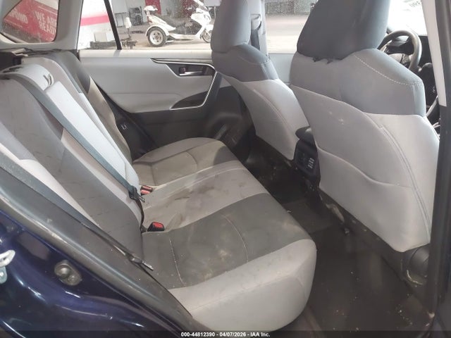 44812390 :رقم المزاد ، 2T3W1RFV0KC023535 vin ، 2019 Toyota Rav4 Xle مزاد بيع