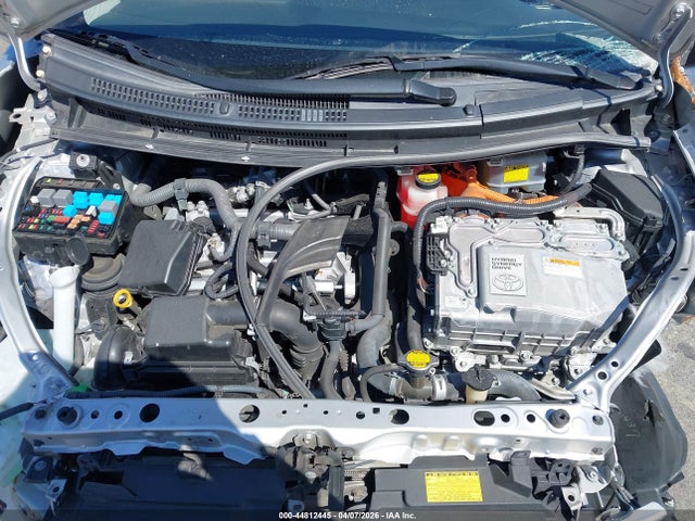 JTDKDTB32F1584555 Toyota Prius C Two