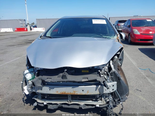 JTDKDTB32F1584555 Toyota Prius C Two