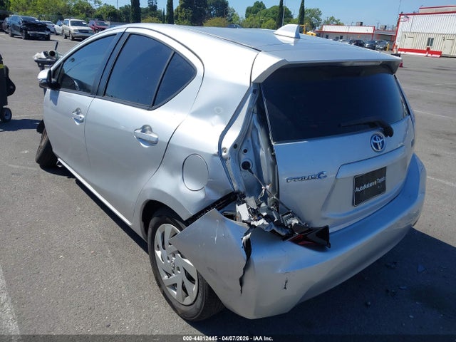 JTDKDTB32F1584555 Toyota Prius C Two