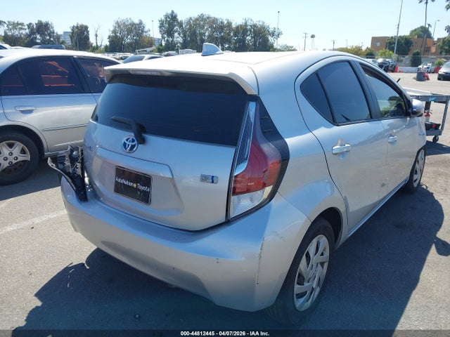 JTDKDTB32F1584555 Toyota Prius C Two