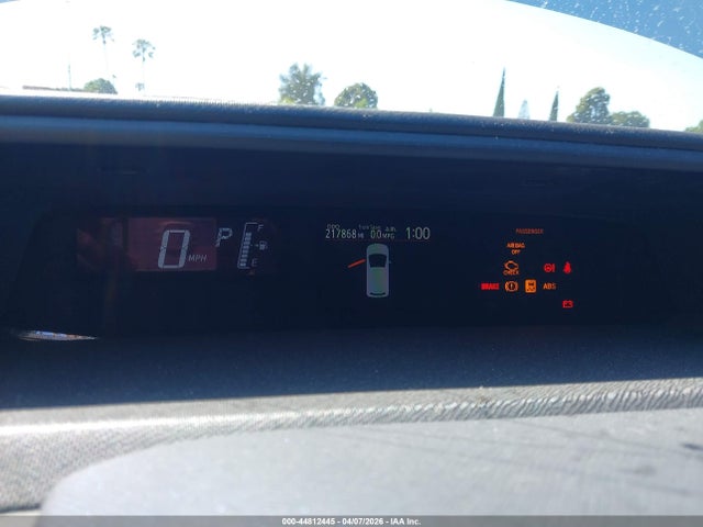 JTDKDTB32F1584555 Toyota Prius C Two