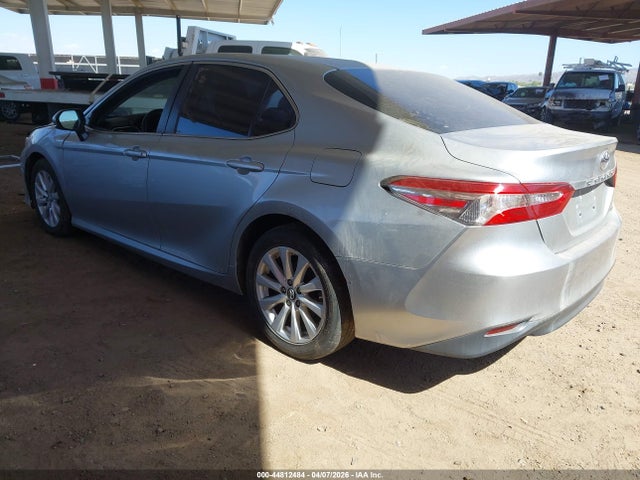 4T1B11HK8JU559075 Toyota CAMRY LE