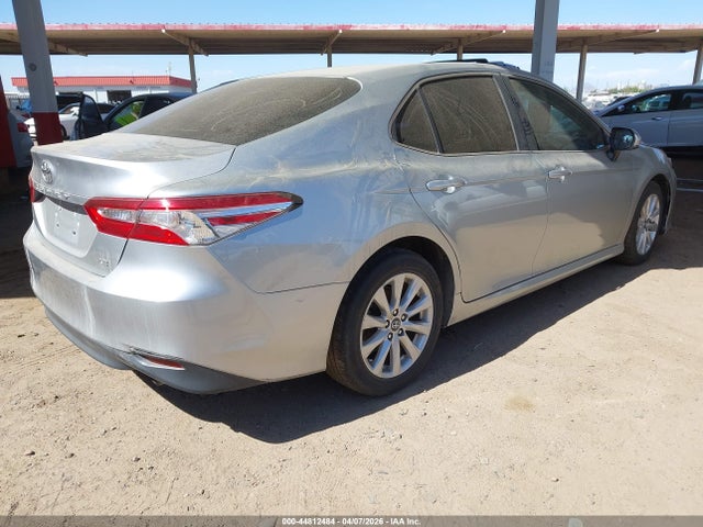 4T1B11HK8JU559075 Toyota CAMRY LE
