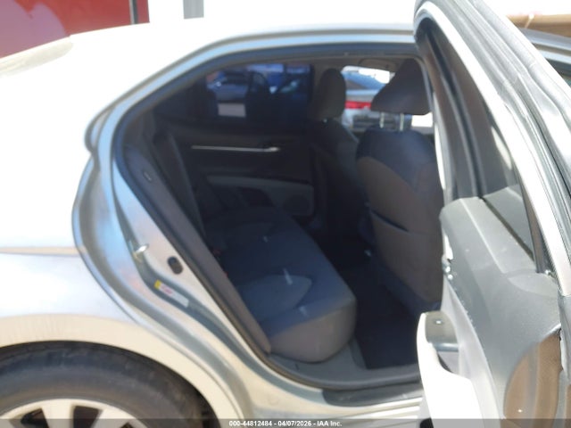 4T1B11HK8JU559075 Toyota CAMRY LE