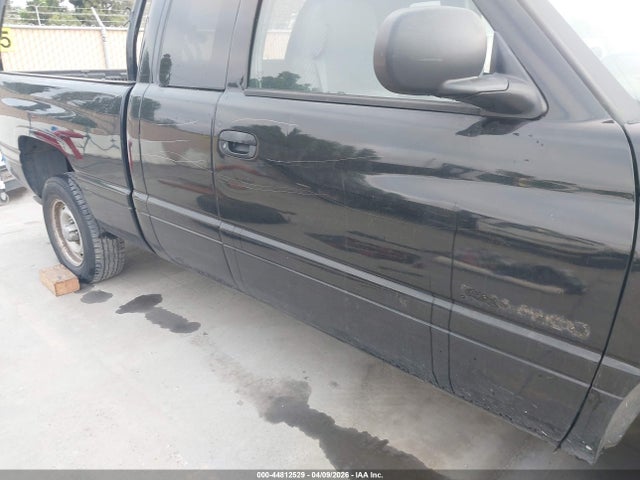 44812529 :رقم المزاد ، 1B7HC13Y3YJ171929 vin ، 2000 Dodge Ram 1500 St مزاد بيع