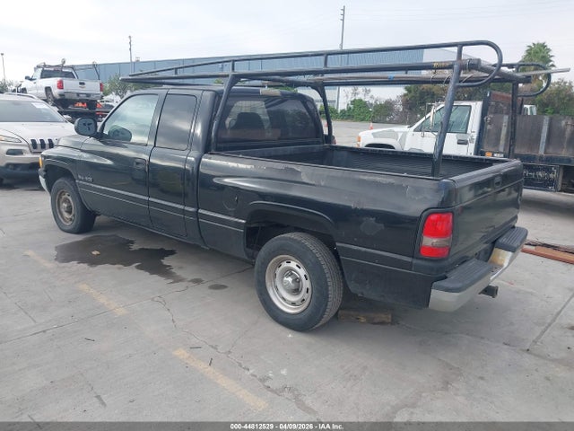 2000 DODGE RAM 1500 1B7HC13Y3YJ171929 Photo 2