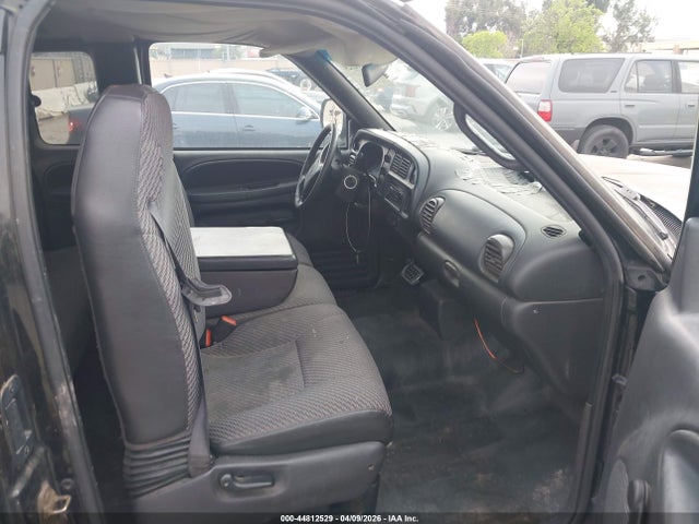 2000 DODGE RAM 1500 1B7HC13Y3YJ171929 Photo 4