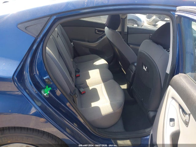 5NPDH4AE6GH685257 Hyundai ELANTRA SE