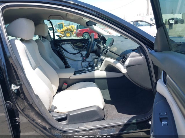 1HGCV1F14JA130817 Honda ACCORD LX