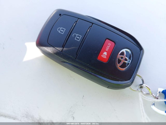 7MUBAAAG7TV186084 Toyota Corolla Cross Le
