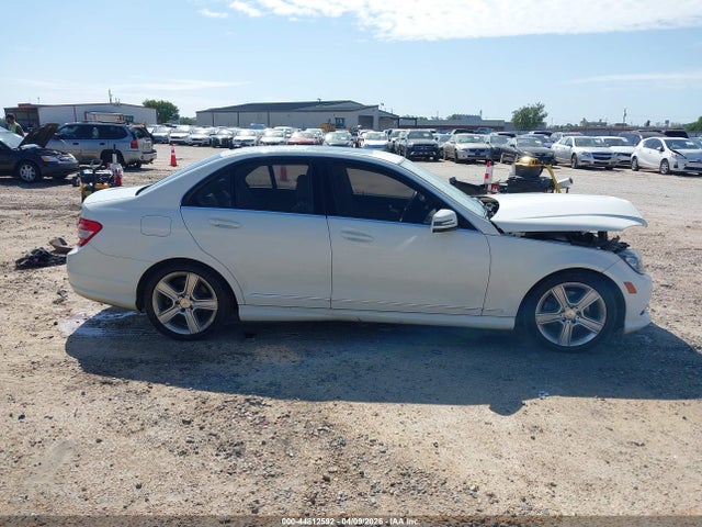 Продажа на аукционе авто 2011 Mercedes-benz C 300 Luxury/sport, vin: WDDGF5EBXBR170200, номер лота: 44812592