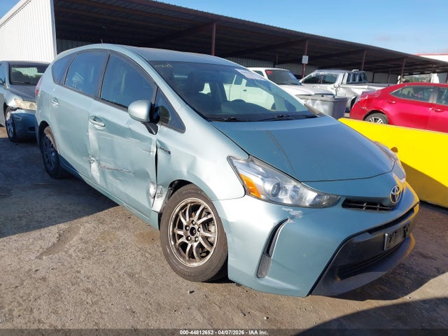 JTDZN3EU4HJ066398 Toyota Prius V Four