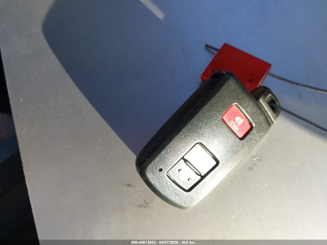 JTDZN3EU4HJ066398 Toyota Prius V Four
