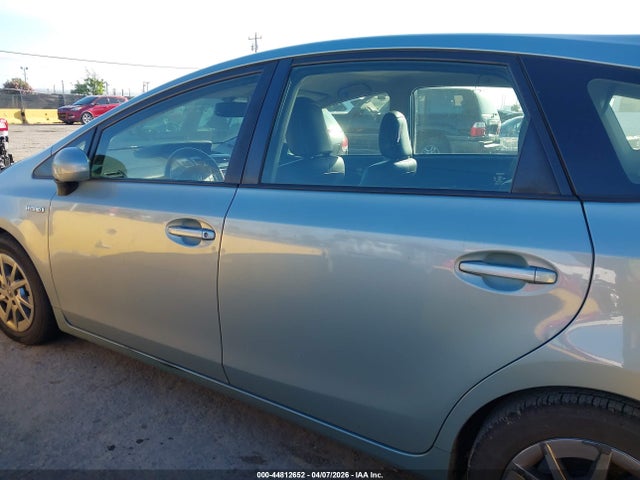 JTDZN3EU4HJ066398 Toyota Prius V Four
