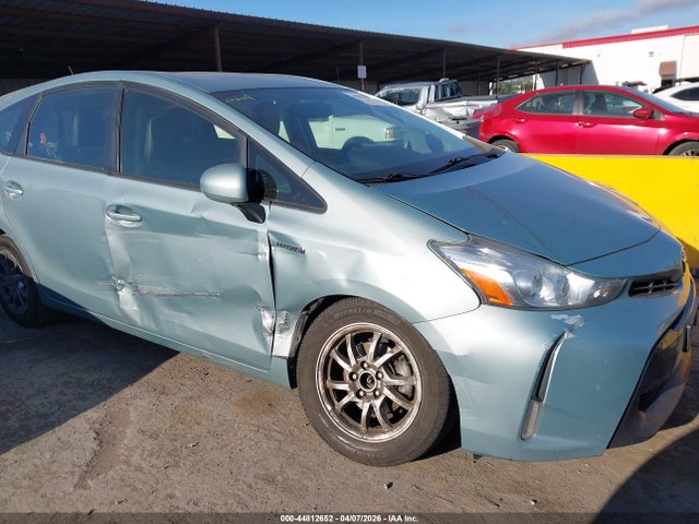 JTDZN3EU4HJ066398 Toyota Prius V Four