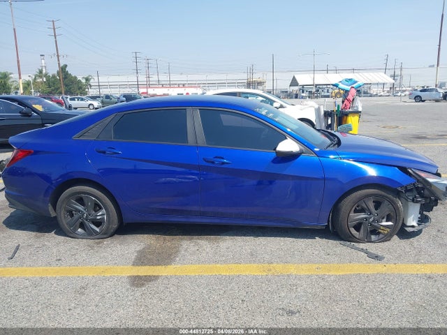 KMHLM4AG1NU365156 Hyundai ELANTRA SEL