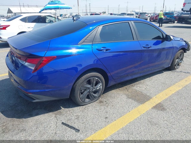 KMHLM4AG1NU365156 Hyundai ELANTRA SEL