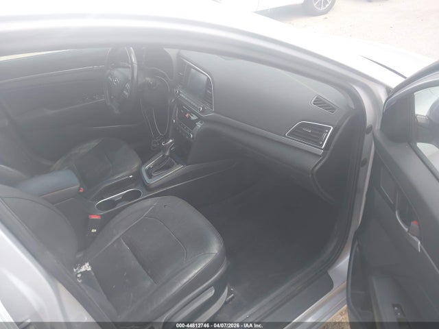 2017 Hyundai Elantra Limited მანქანა იყიდება აუქციონზე, vin: KMHD84LF5HU284601, აუქციონის ნომერი: 44812746