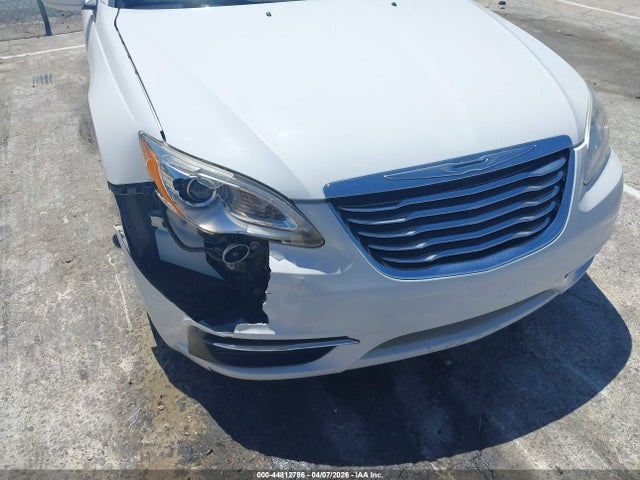 2011 Chrysler 200 Touring მანქანა იყიდება აუქციონზე, vin: 1C3BC1FG4BN613436, აუქციონის ნომერი: 44812786