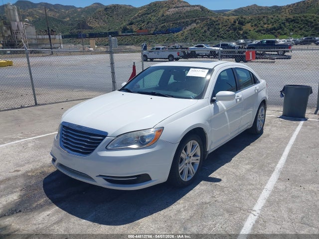 2011 Chrysler 200 Touring მანქანა იყიდება აუქციონზე, vin: 1C3BC1FG4BN613436, აუქციონის ნომერი: 44812786