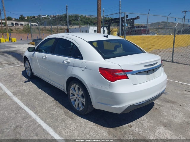 2011 Chrysler 200 Touring მანქანა იყიდება აუქციონზე, vin: 1C3BC1FG4BN613436, აუქციონის ნომერი: 44812786