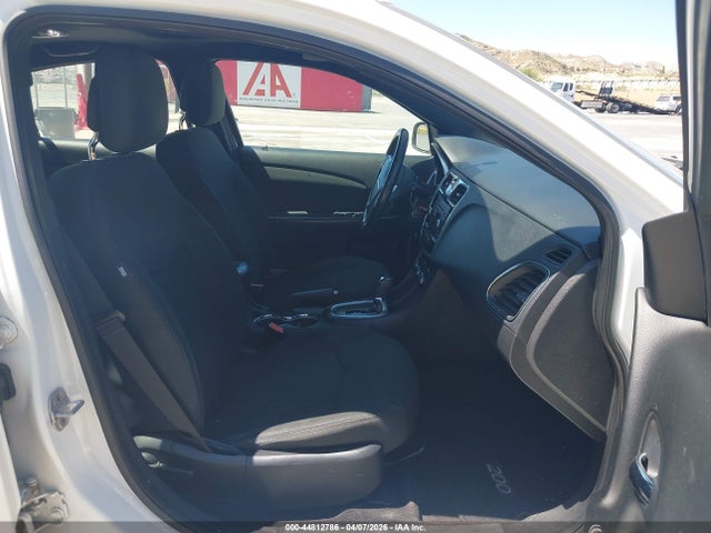 2011 Chrysler 200 Touring მანქანა იყიდება აუქციონზე, vin: 1C3BC1FG4BN613436, აუქციონის ნომერი: 44812786