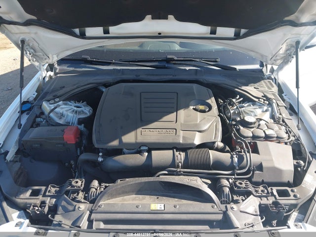 2019 JAGUAR XE SAJAD4FX6KCP44001 Photo 9