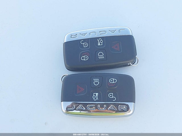 2019 JAGUAR XE SAJAD4FX6KCP44001 Photo 10