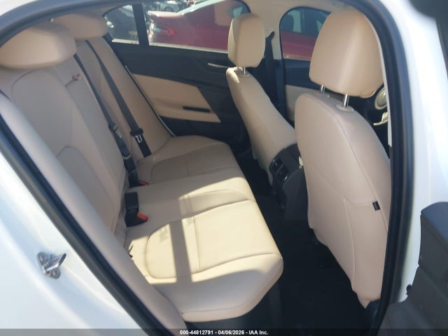 2019 JAGUAR XE SAJAD4FX6KCP44001 Photo 7