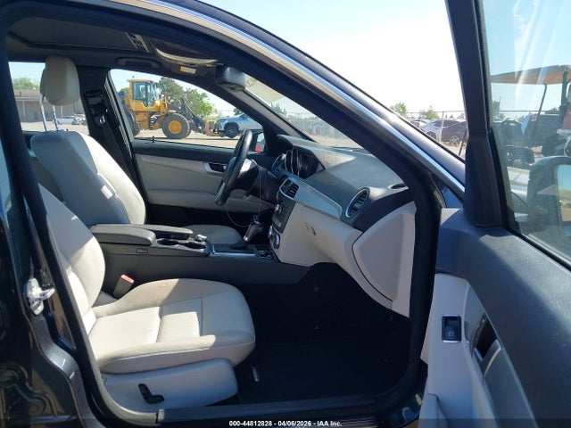 2012 Mercedes-benz C 250 Sport მანქანა იყიდება აუქციონზე, vin: WDDGF4HB9CR210404, აუქციონის ნომერი: 44812828