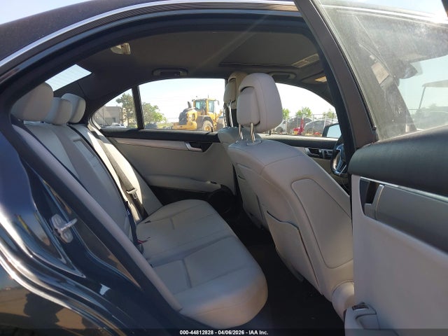2012 Mercedes-benz C 250 Sport მანქანა იყიდება აუქციონზე, vin: WDDGF4HB9CR210404, აუქციონის ნომერი: 44812828