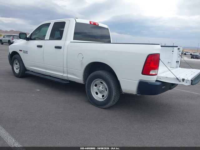 2016 RAM 1500 1C6RR6FM2GS375582 Photo 2
