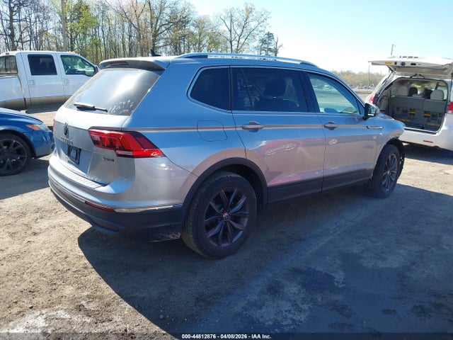 2023 VOLKSWAGEN TIGUAN 3VVMB7AX0PM033587 Photo 3