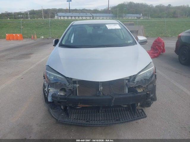 44812897 :رقم المزاد ، 5YFBURHE8HP717152 vin ، 2017 Toyota Corolla Le مزاد بيع