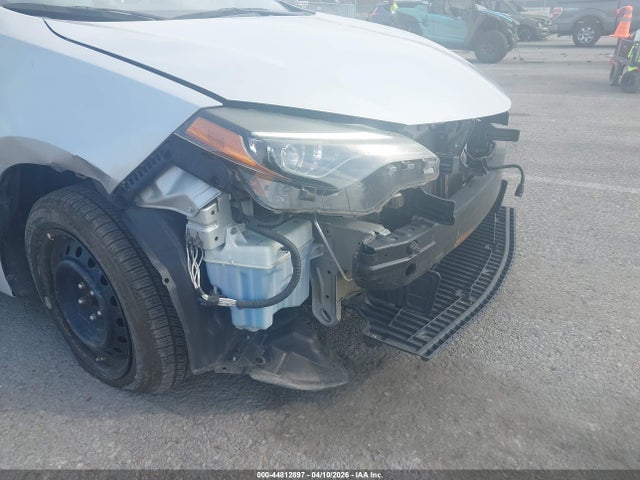 44812897 :رقم المزاد ، 5YFBURHE8HP717152 vin ، 2017 Toyota Corolla Le مزاد بيع
