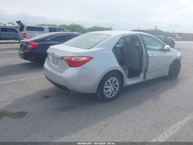 44812897 :رقم المزاد ، 5YFBURHE8HP717152 vin ، 2017 Toyota Corolla Le مزاد بيع