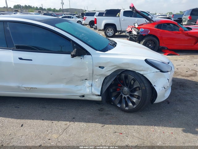 44812937 :رقم المزاد ، 5YJ3E1EC2NF164589 vin ، 2022 Tesla Model 3 Performance Dual Motor All-wheel Drive مزاد بيع
