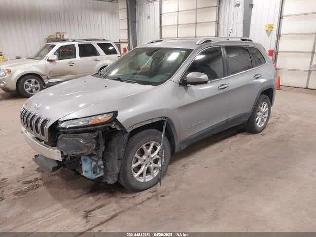 44812951 :رقم المزاد ، 1C4PJMCB8JD528587 vin ، 2018 Jeep Cherokee Latitude 4x4 مزاد بيع