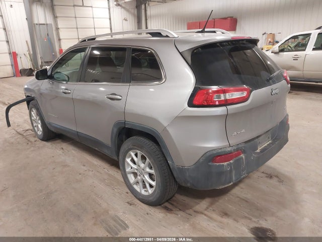 44812951 :رقم المزاد ، 1C4PJMCB8JD528587 vin ، 2018 Jeep Cherokee Latitude 4x4 مزاد بيع
