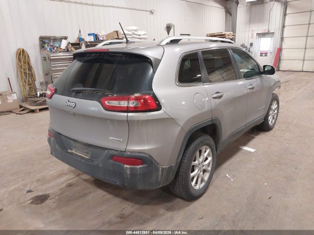 44812951 :رقم المزاد ، 1C4PJMCB8JD528587 vin ، 2018 Jeep Cherokee Latitude 4x4 مزاد بيع