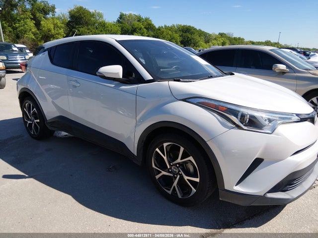Toyota C-HR XLE 2018 NMTKHMBX9JR050718 Image 13