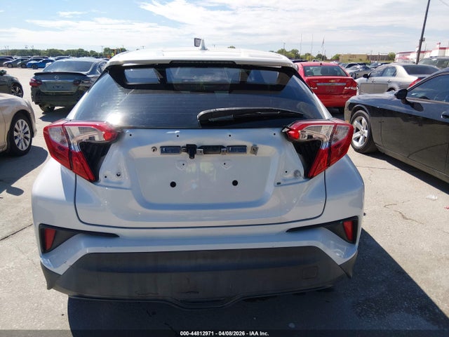 Toyota C-HR XLE 2018 NMTKHMBX9JR050718 Image 6